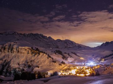 Les Crosets by night